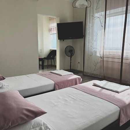 Vip House Hotel Astana Bagian luar foto