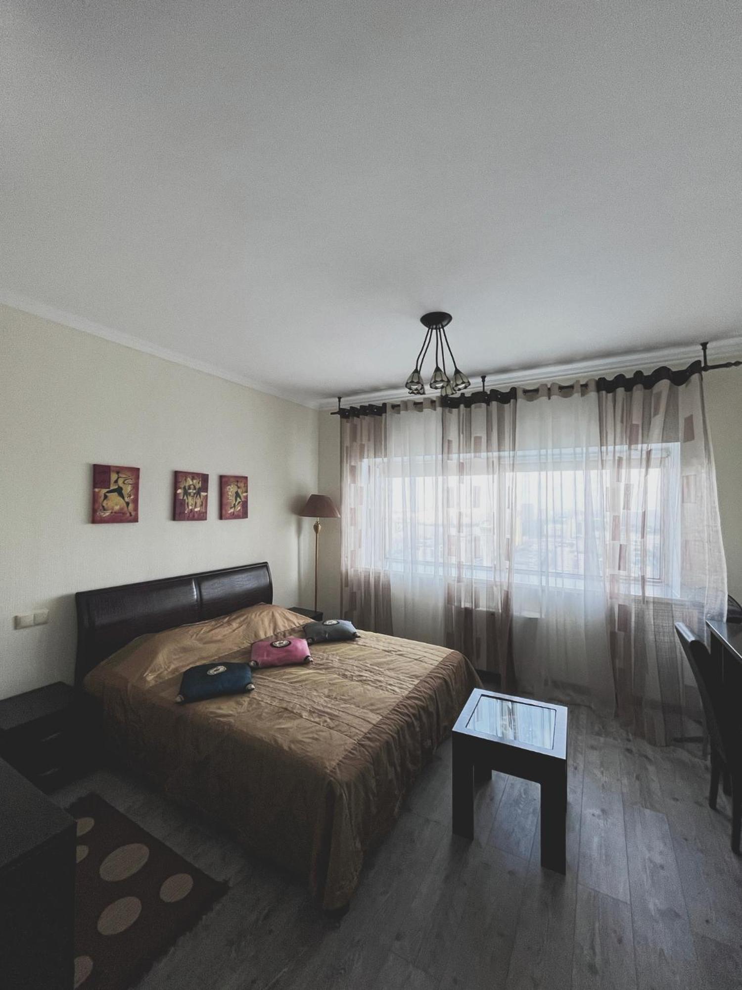 Vip House Hotel Astana Bagian luar foto
