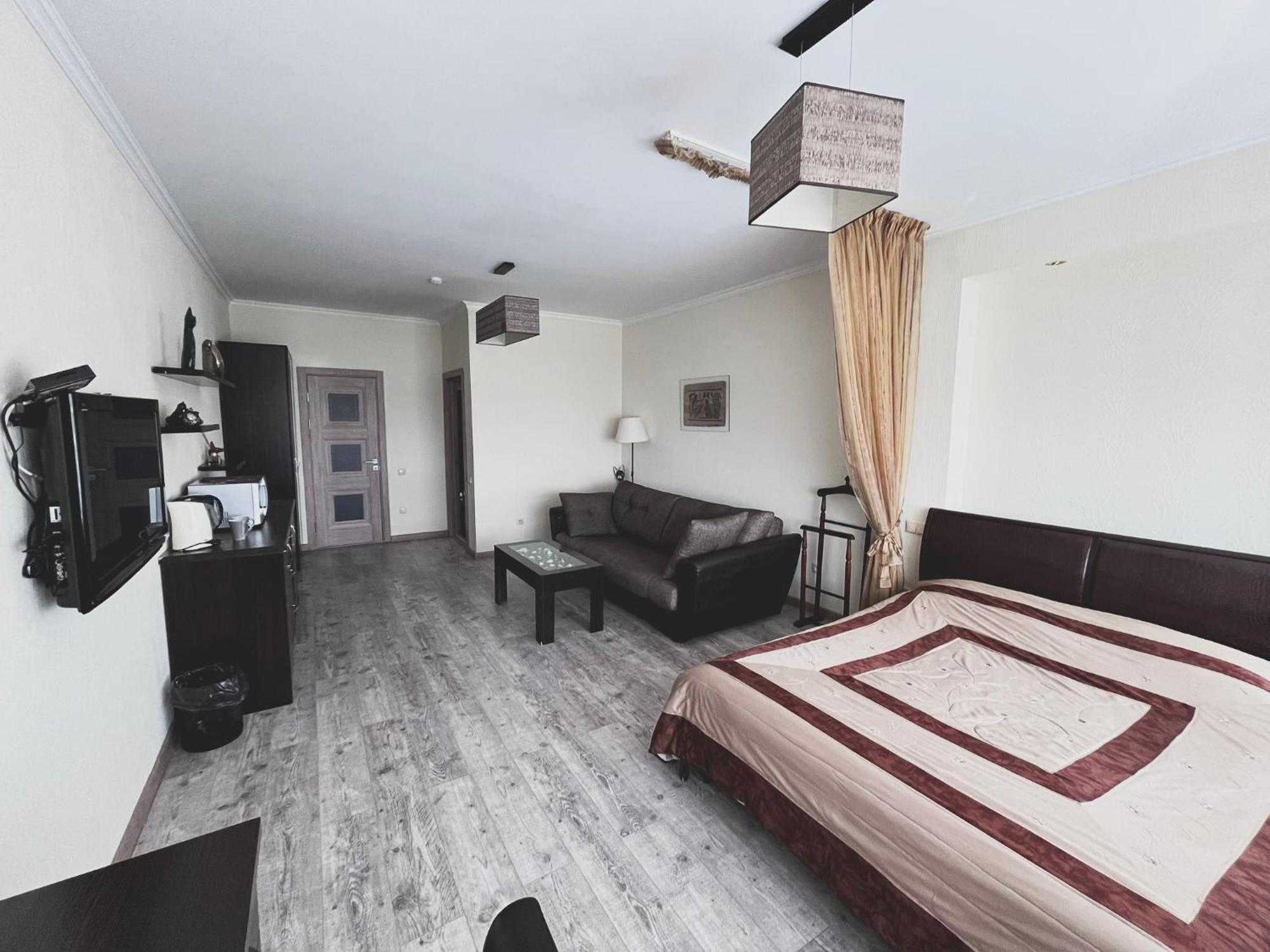 Vip House Hotel Astana Bagian luar foto