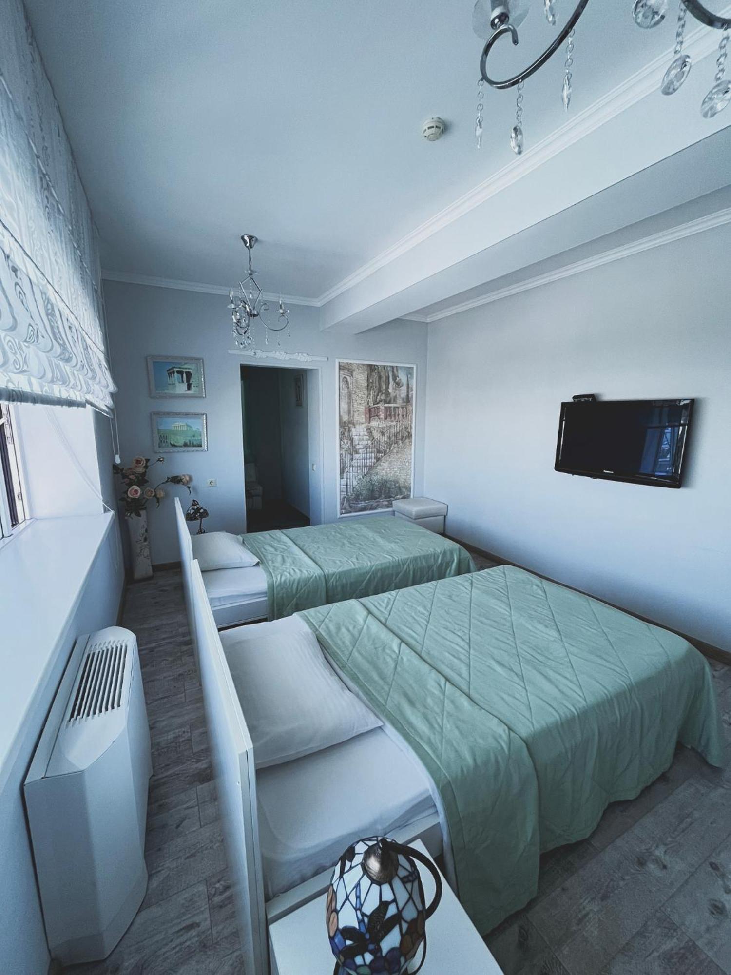 Vip House Hotel Astana Bagian luar foto