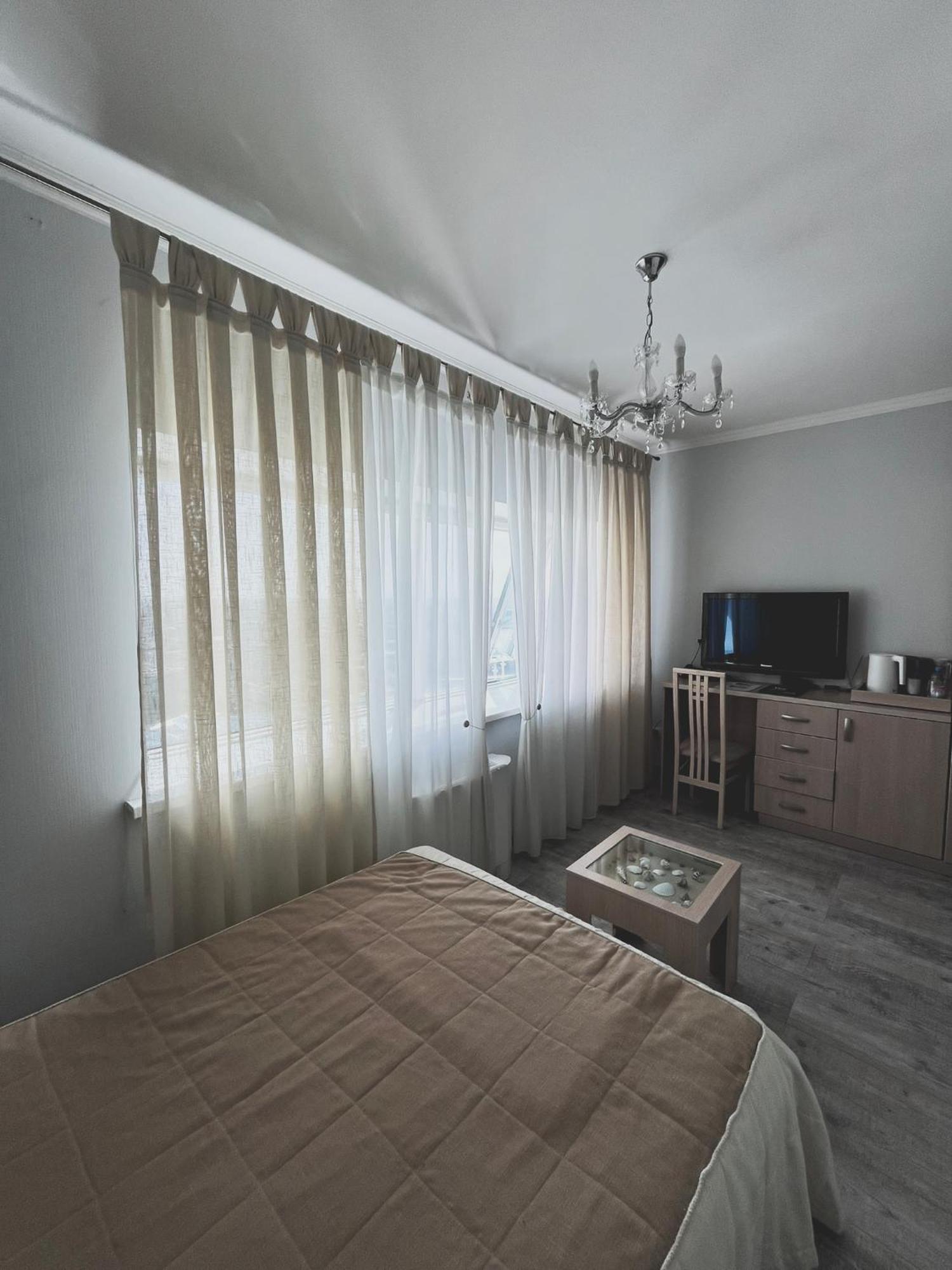 Vip House Hotel Astana Bagian luar foto