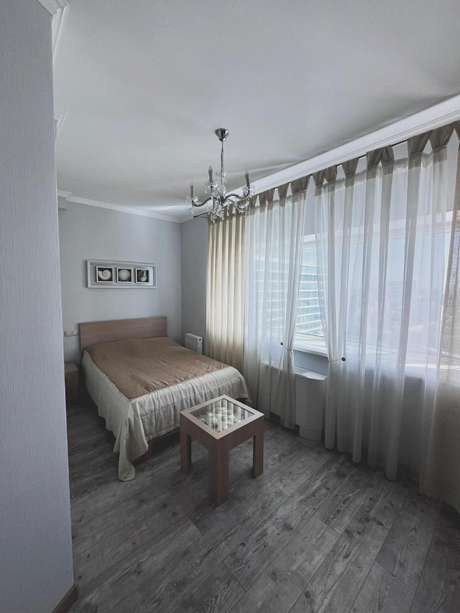 Vip House Hotel Astana Bagian luar foto