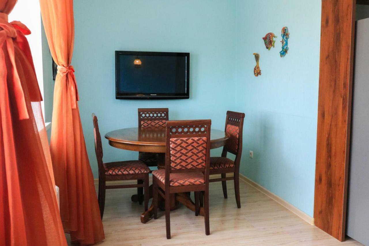 Vip House Hotel Astana Bagian luar foto