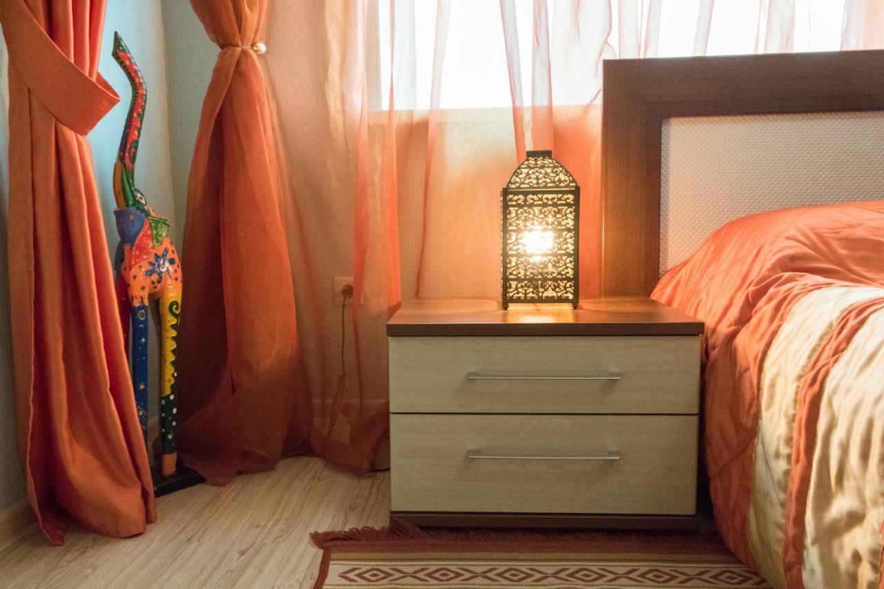 Vip House Hotel Astana Bagian luar foto