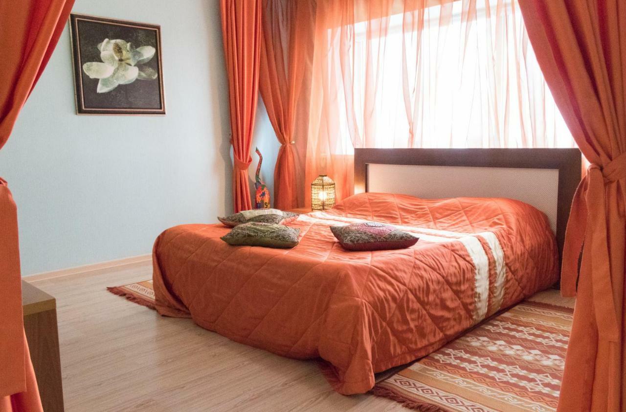 Vip House Hotel Astana Bagian luar foto