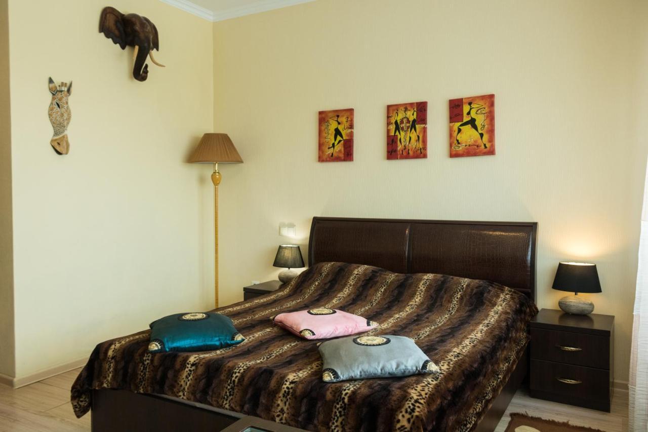 Vip House Hotel Astana Bagian luar foto