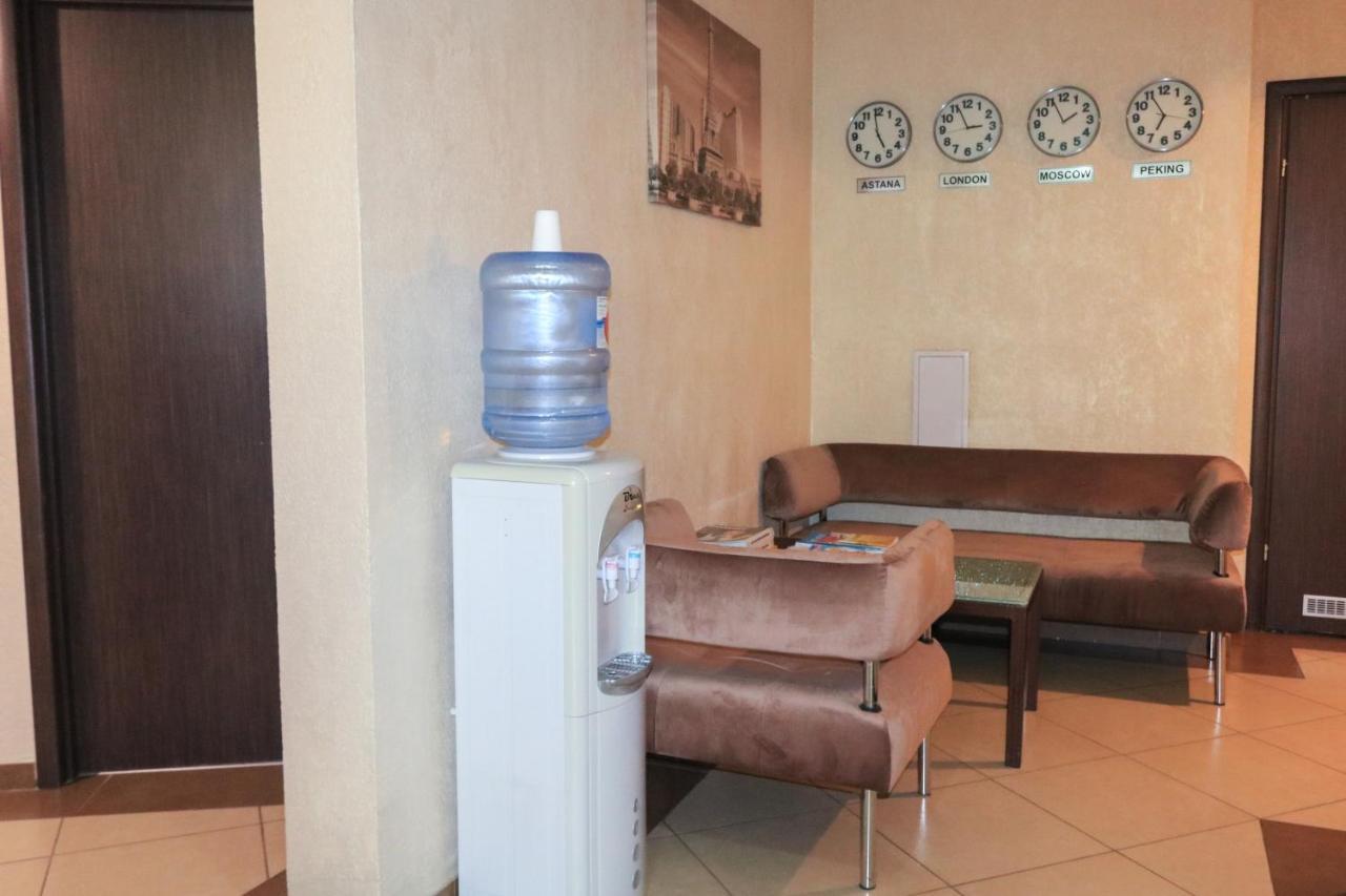 Vip House Hotel Astana Bagian luar foto