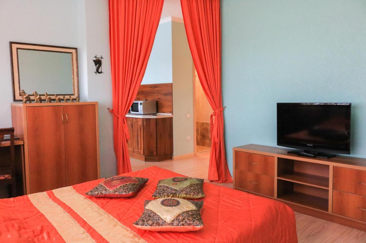 Vip House Hotel Astana Bagian luar foto